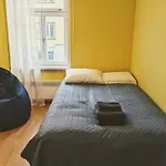 Apartman Peaceful With Desk & Free Parking Near Center