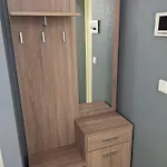 Apartman Peaceful With Desk & Free Parking Near Center