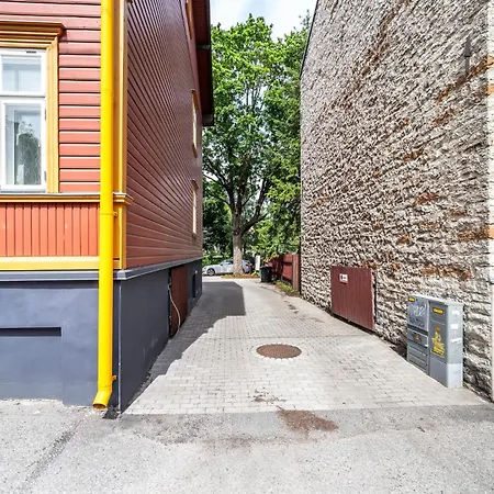 Peaceful With Desk & Free Parking Near Center Apartment Tallinn