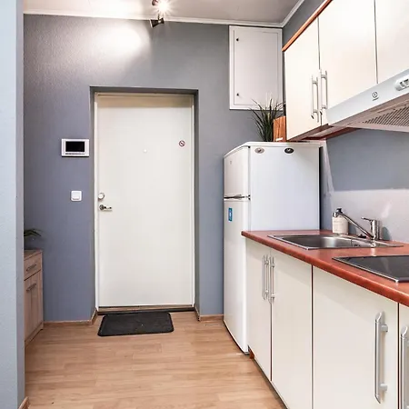 Peaceful With Desk & Free Parking Near Center Tallinn