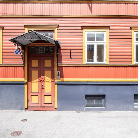 Peaceful With Desk & Free Parking Near Center Apartment Tallinn