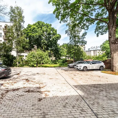Peaceful With Desk & Free Parking Near Center Apartment Tallinn