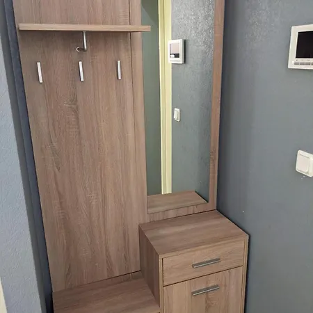 Apartmán Peaceful With Desk & Free Parking Near Center