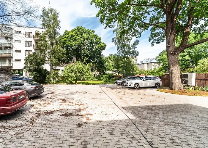 Peaceful With Desk & Free Parking Near Center 公寓 塔林