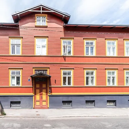 Peaceful With Desk & Free Parking Near Center Apartamento