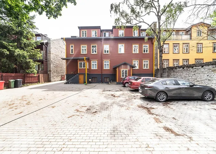 Peaceful With Desk & Free Parking Near Center * Таллин