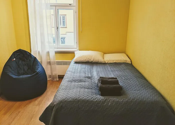 Апартаменты Peaceful With Desk & Free Parking Near Center