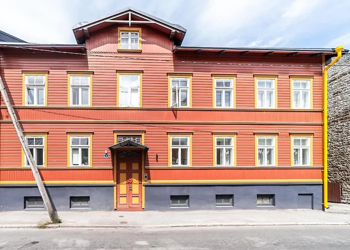 Peaceful With Desk & Free Parking Near Center Апартаменты