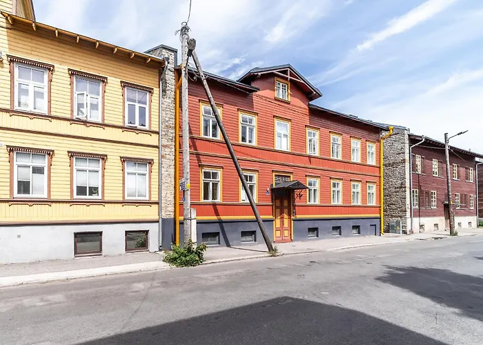 Peaceful With Desk & Free Parking Near Center Апартаменты